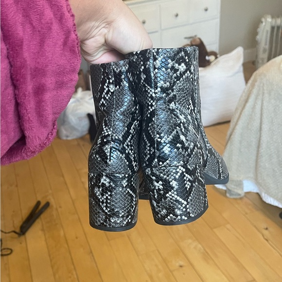 MADDEN GIRL | Black and Grey Snake Skin Pointed Toe Bootie - Picture 6 of 8